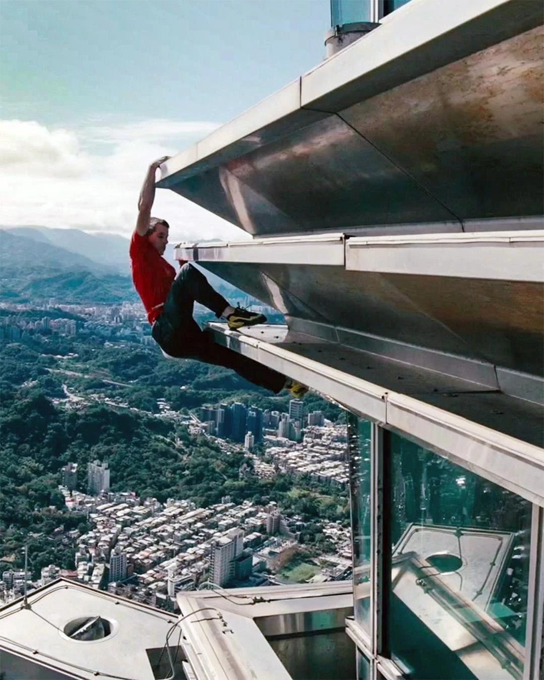 VIDEO | Ekstrem iznad grada: Alex Honnold i uspon na Taipei 101