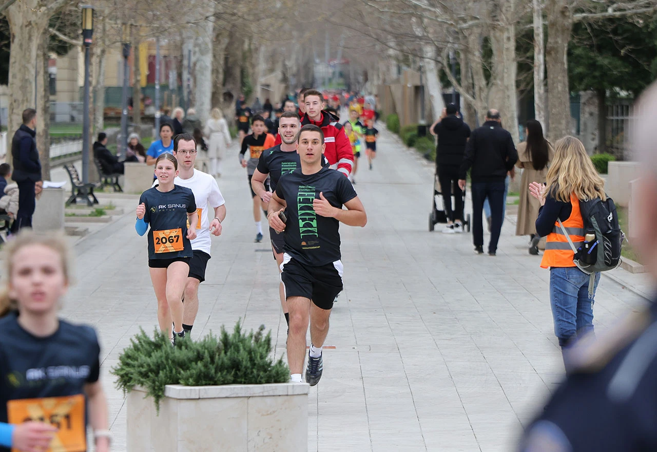 Mostarci trče za škole: Humanitarna utrka 4K u sklopu Mostar Run Weekenda