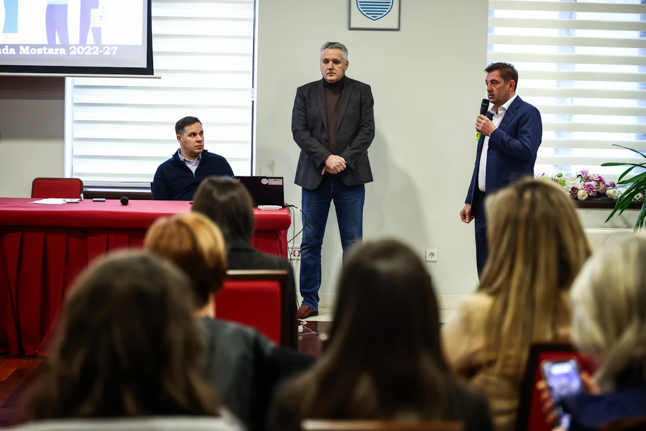 FOTO | Konferencija o zapošljavanju u Mostaru: Radnika nedostaje u proizvodnom sektoru i građevinarstvu