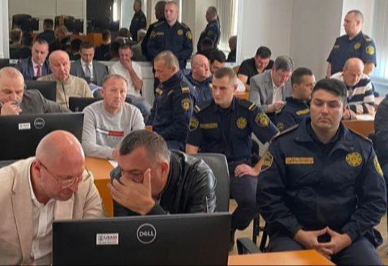 Osam osoba optuženo za navođenje maloljetnica na prostituciju u Tuzli