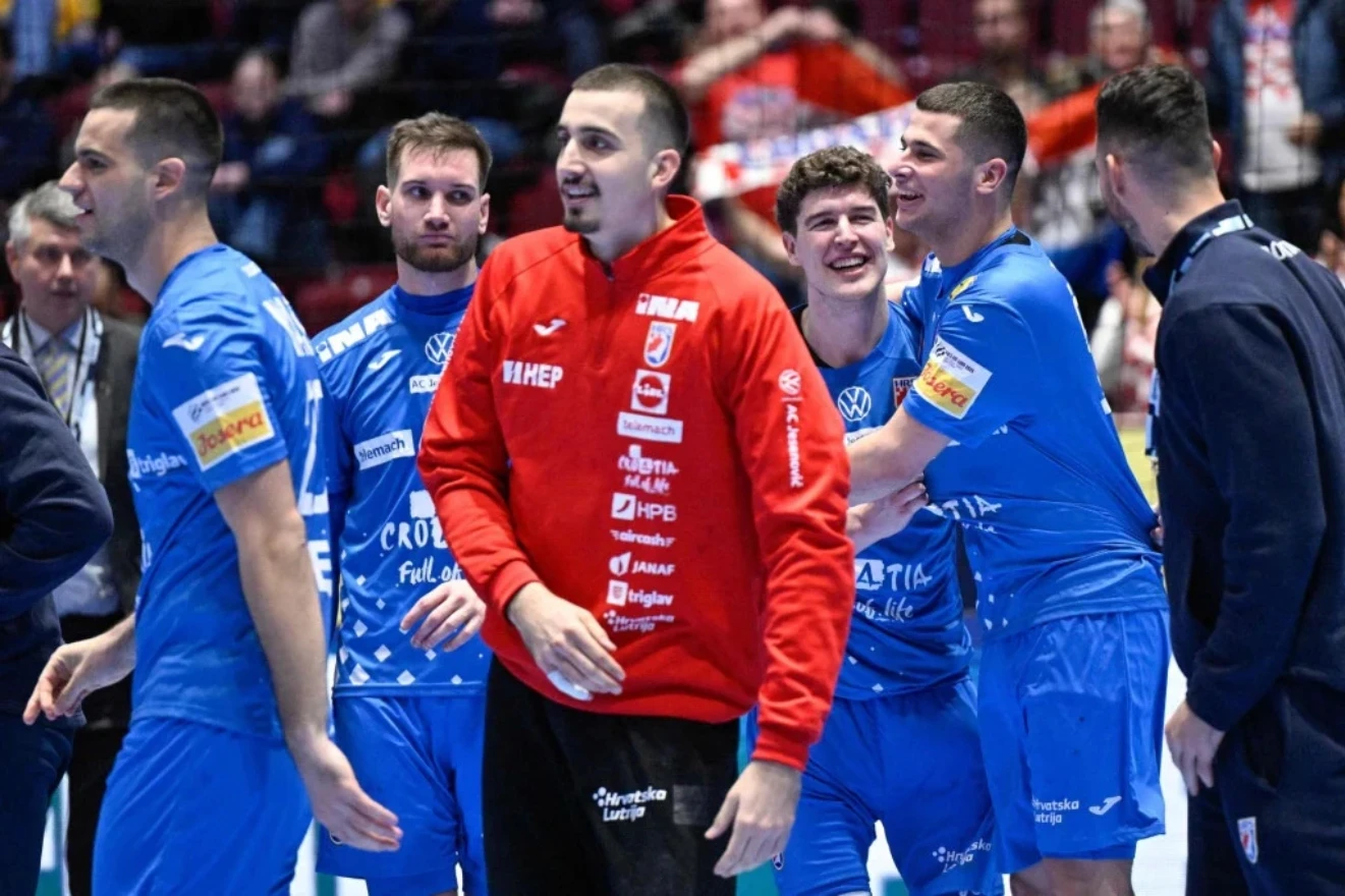 VIDEO | Hrvatski rukometaši pobjedu proslavili uz "Ako ne znaš šta je bilo", oglasio se Thompson
