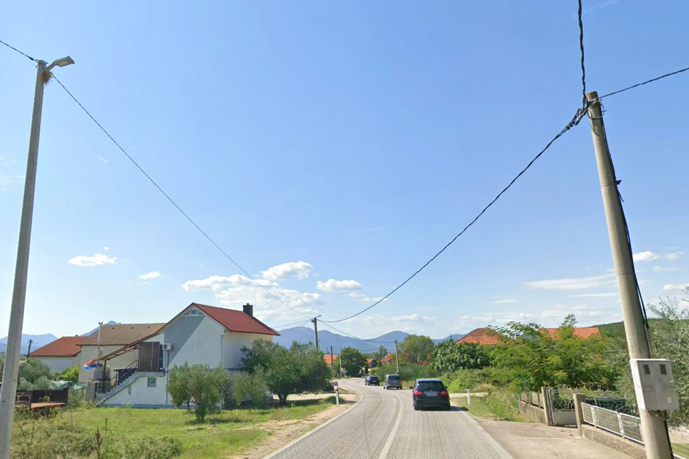 Dvije osobe ozlijeđene u prometnoj nesreći u Ljubuškom, među njima i maloljetnik