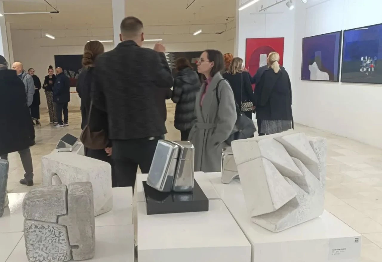 Posjetitelji izložbe "Eros i Thanatos"