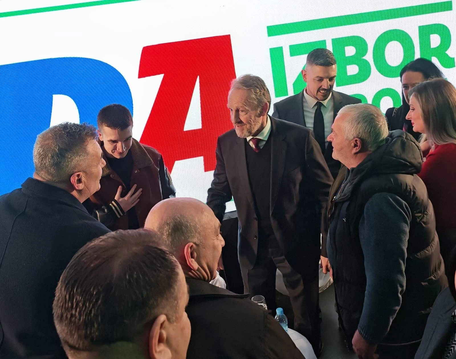 Izetbegović o vlasti u BiH: Mi nismo za stolom, mi smo na stolu
