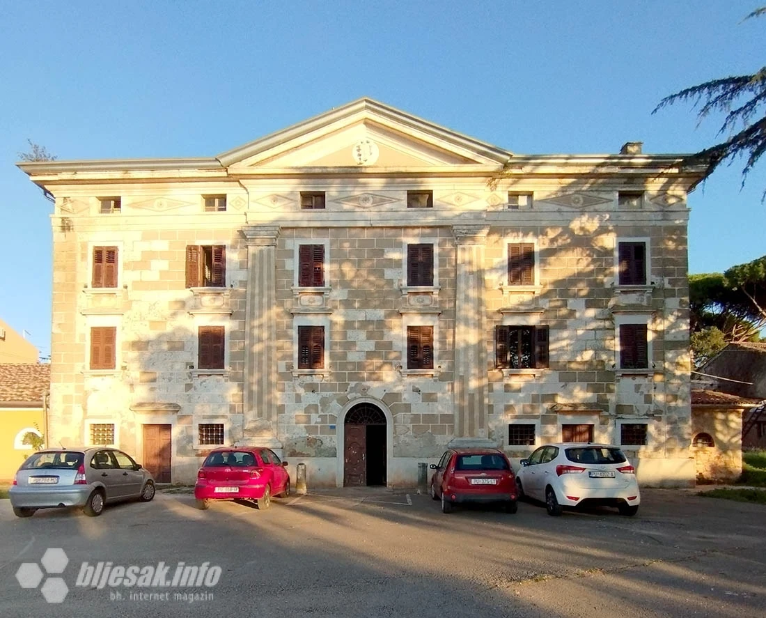 Dvorac u Stanciji Seget