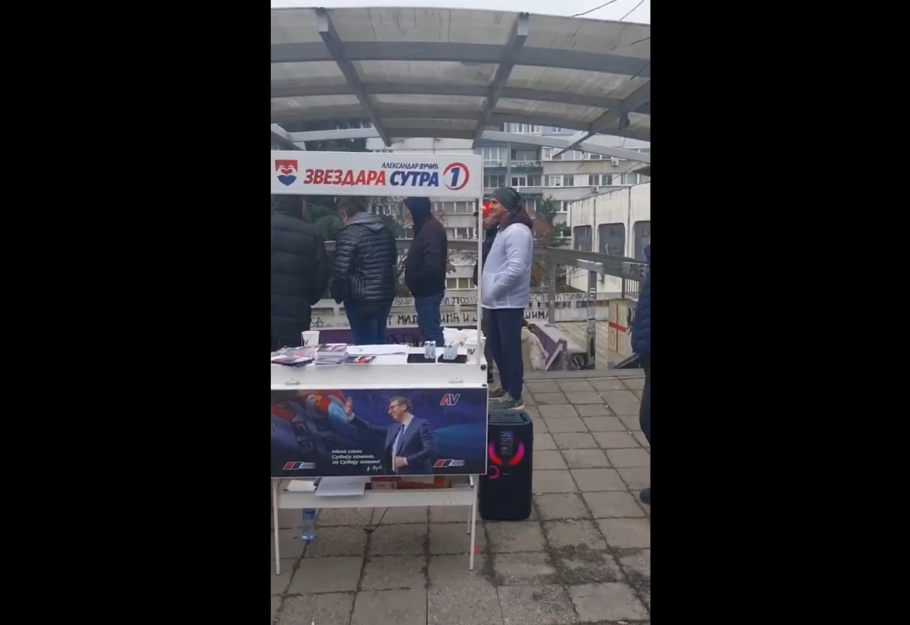 Aktivisti Vučićeve stranke na štandu u Beogradu pustili Thompsona