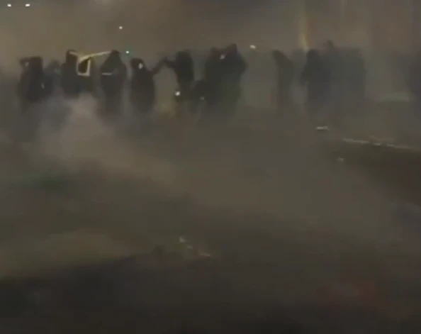 VIDEO | Prosvjedi ljevičara u Italiji prešli u brutalno nasilje, ozlijeđeno preko 100 policajaca