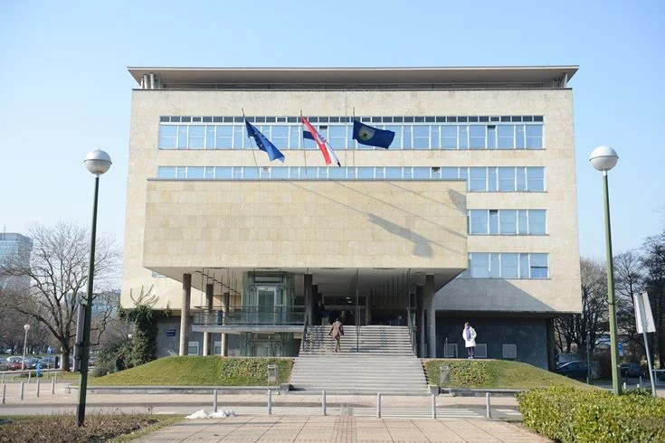 Zbog dojave o bombi evakuirana Gradska uprava u Zagrebu: Tomašević ostao u zgradi