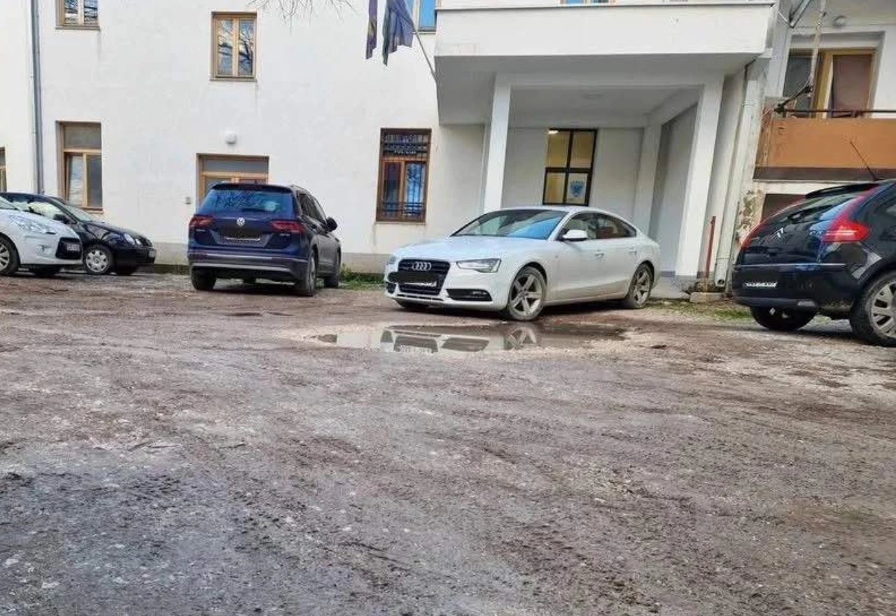 Grad Mostar obećao sanaciju prilaza na Bulevaru