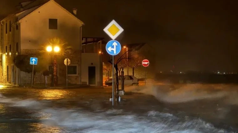 Olujno nevrijeme nad Dalmacijom, ciklonalna plima kakva se ne pamti