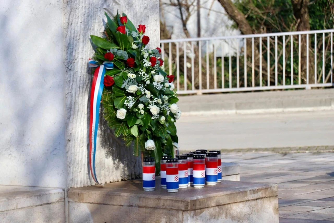 Polaganje vijenaca u sjećanju na ubijene hercegovačke franjevce