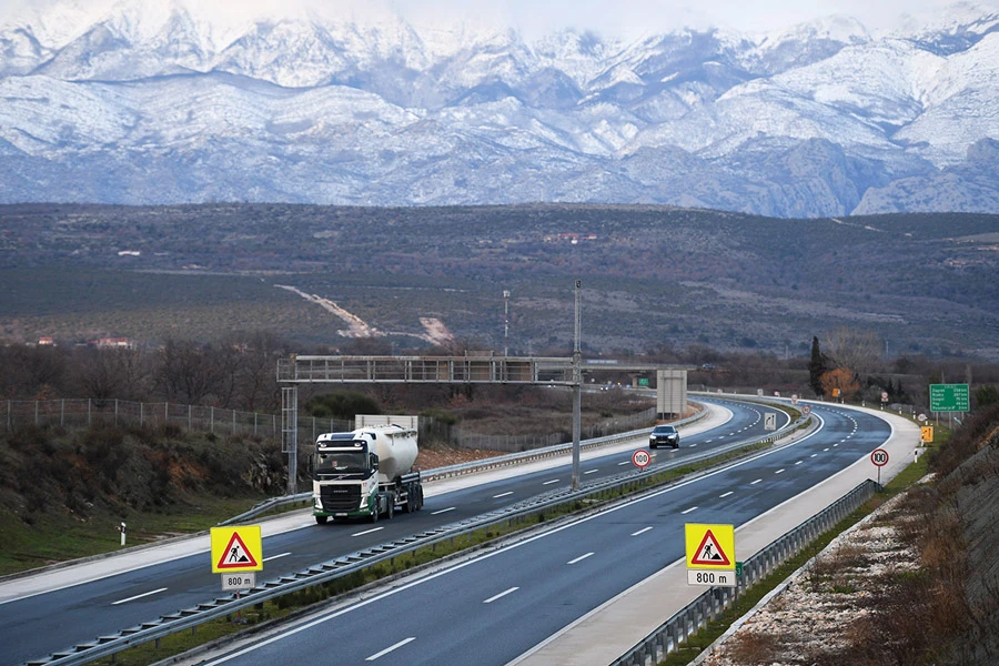 Vozio 60 kilometara u suprotnom smjeru na hrvatskoj autocesti