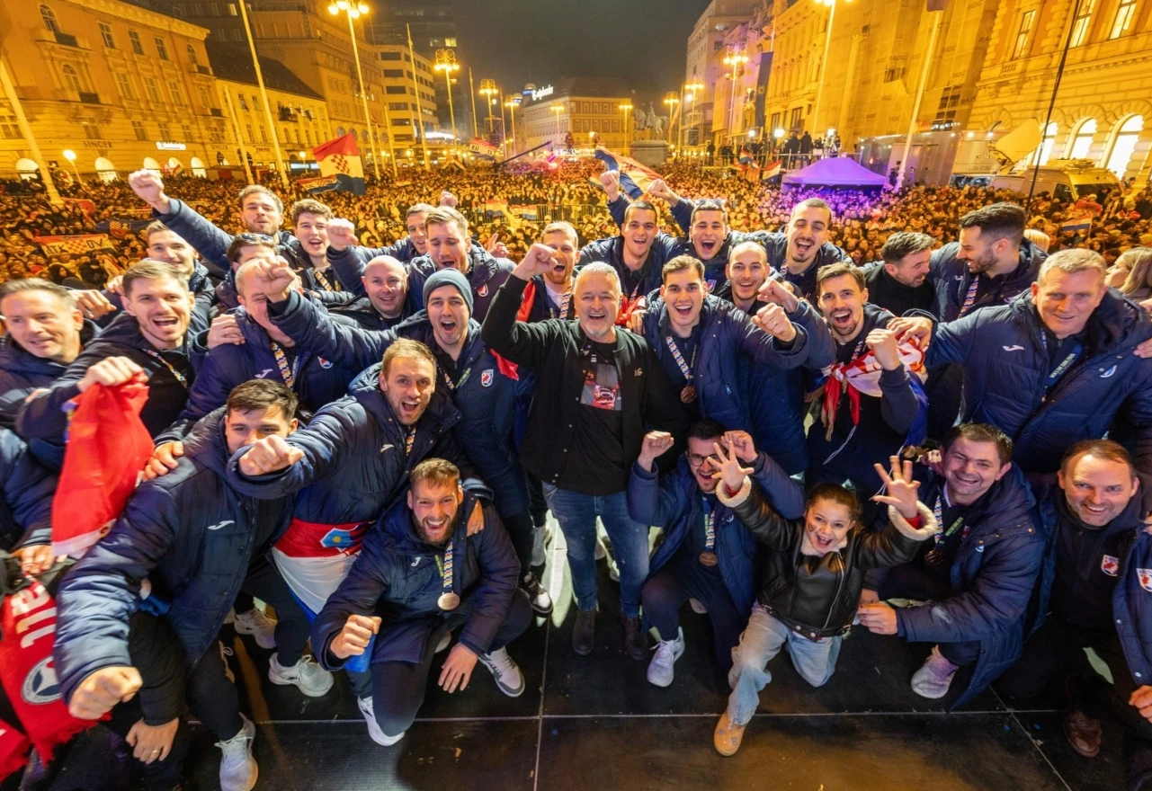 Bivši srpski rukometaš o Thompsonu na dočeku: "Trovanje mladih"