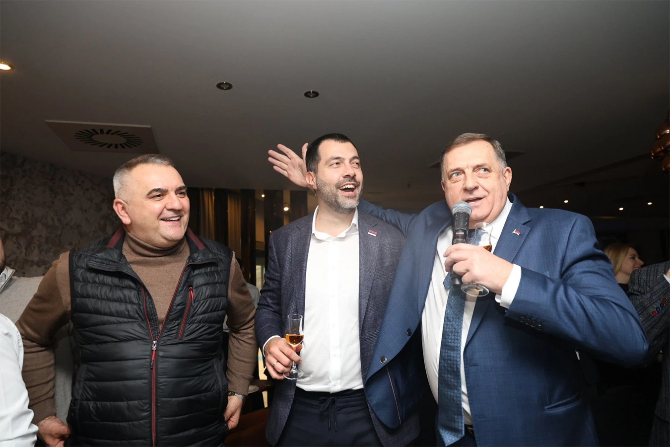 Poruke iz RS: Srbi ne smiju ostati u BiH, tražit će se vraćanje vojske, granične policije…