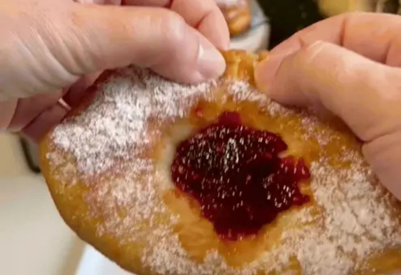Recept koji svi traže: Razvučene krafne koje uspiju baš svima