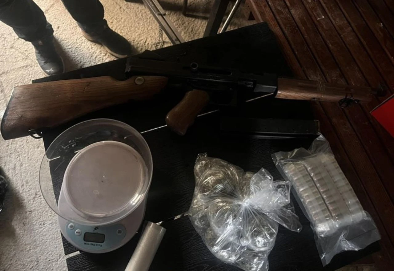 Akcija "Rođendan" u Sarajevu: Pronađena droga, puškomitraljez i streljivo