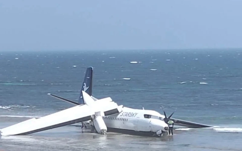 VIDEO | Putnički avion pao u more, svi su preživjeli