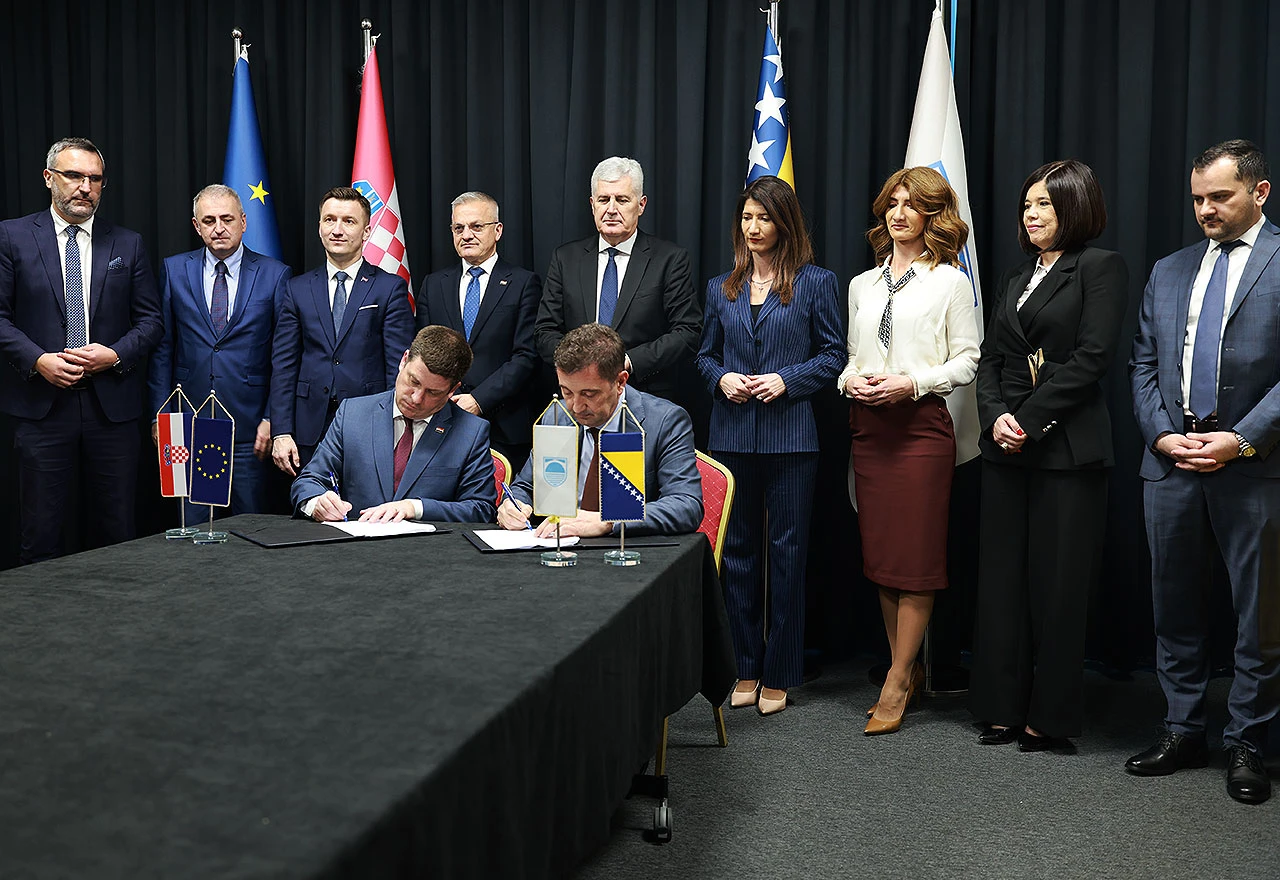 Potpisivanje Ugovora s ciljem unaprjeđenje sustava zračnog prometa u Gradu Mostaru