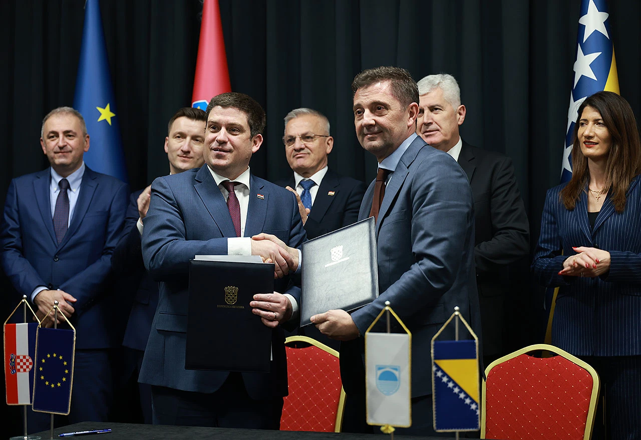 Mostar dobiva potporu iz Hrvatske: Potpisan sporazum za unaprjeđenje zračnog prometa