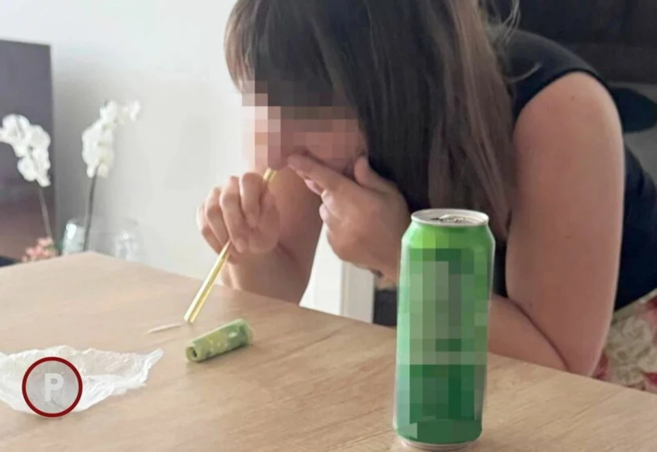 Liječnica hitne medicine snimljena kako šmrče kokain