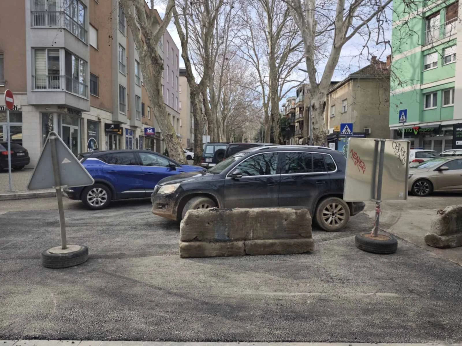 VIDEO | Saniran krater u Zagrebačkoj ulici, asfaltirani i prilazi novoj pješačkoj zoni