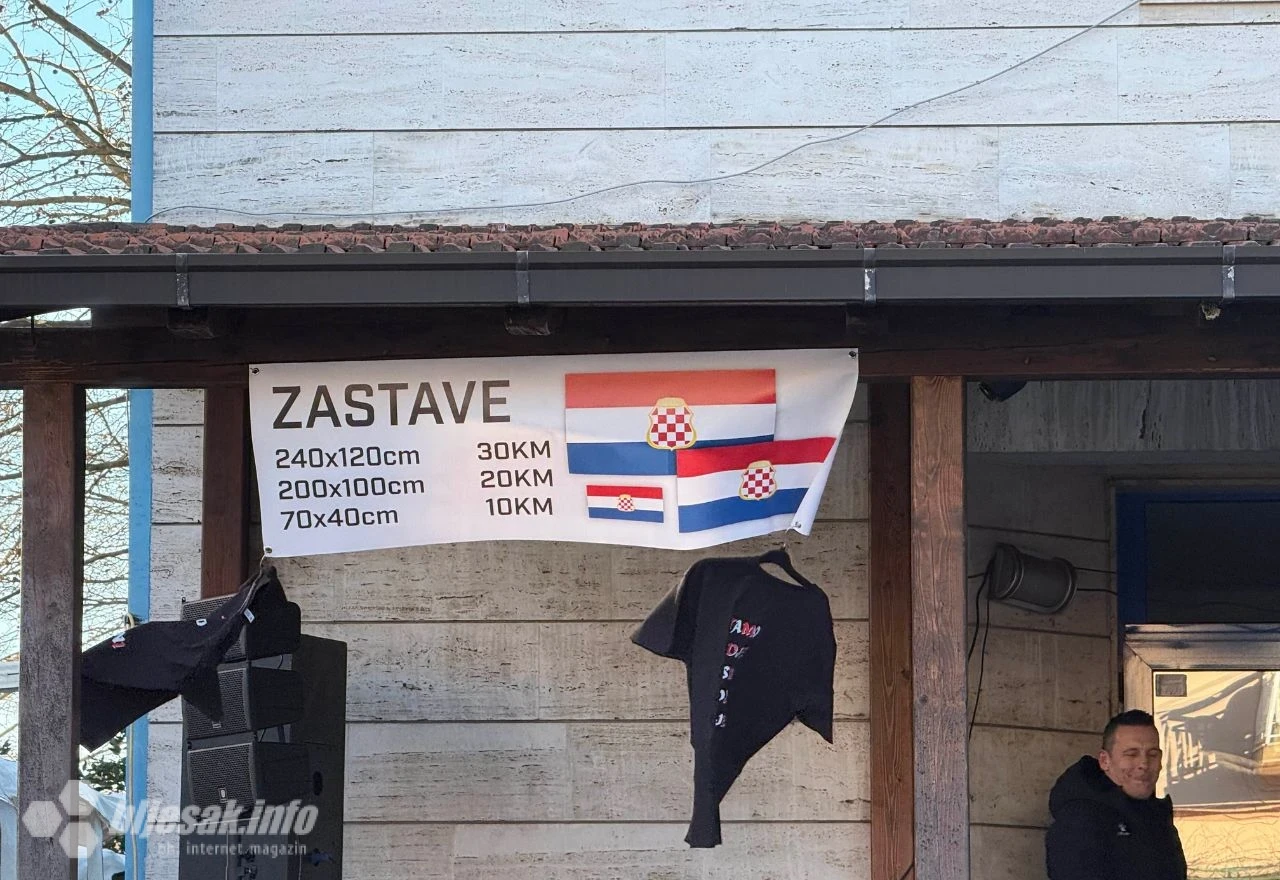 Prodaja zastava u Širokom Brijegu