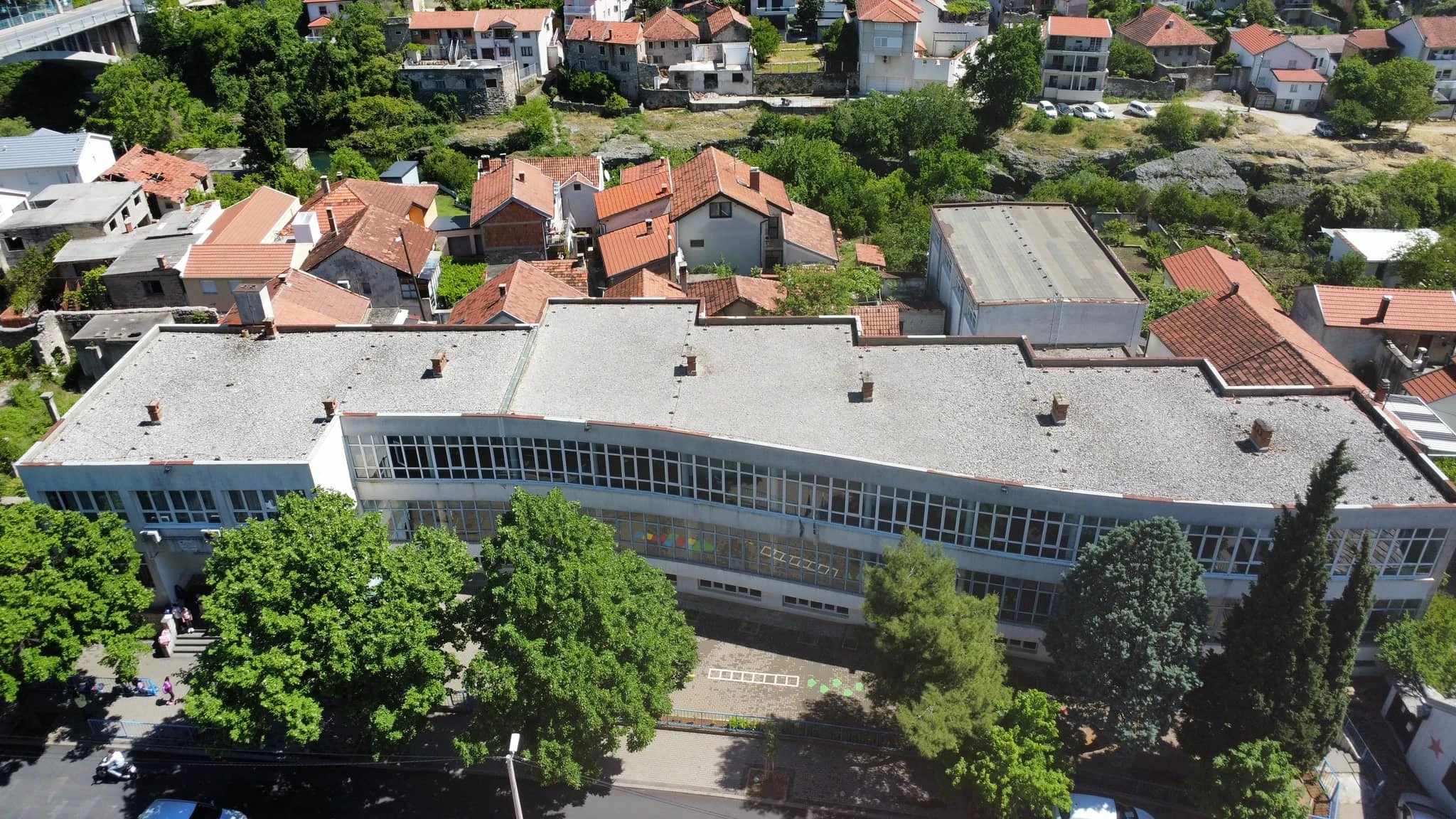 Mostarska škola: Prikupljeno 208 000 eura za liječenje Darisa Dizdarevića