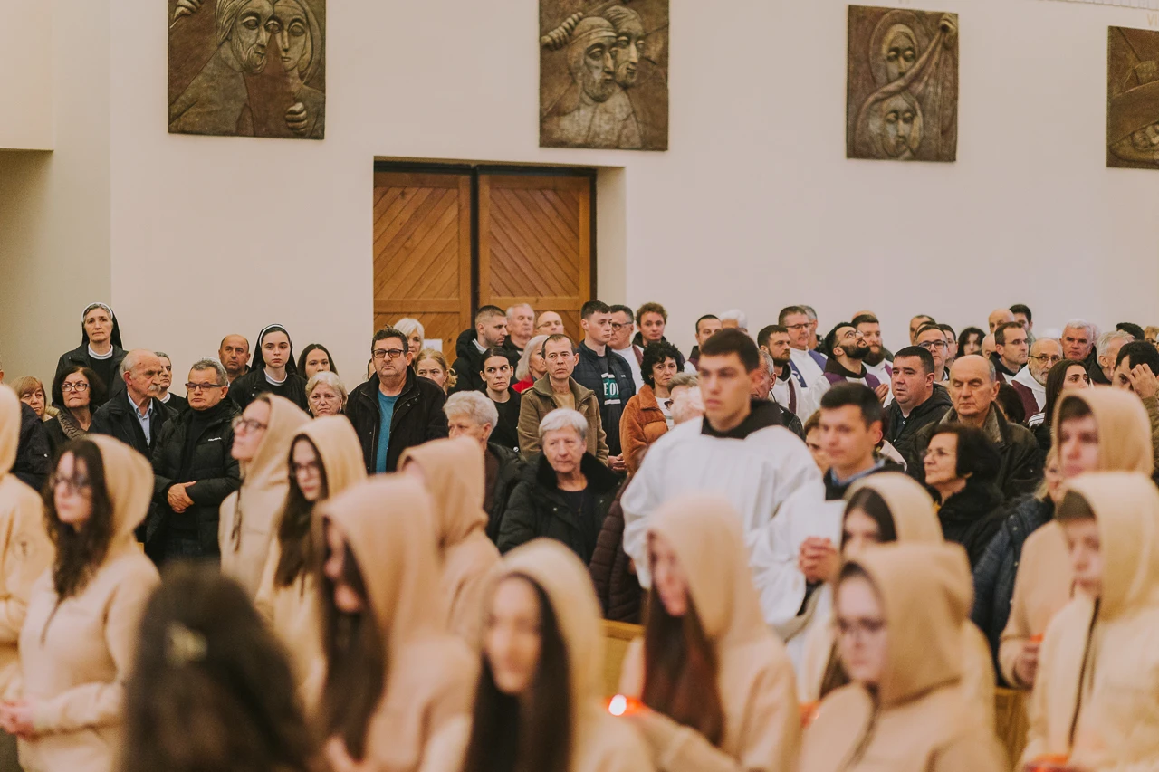 FOTO | Mostar: Služena sveta misa povodom 81. obljetnice ubojstva sedmorice fratara