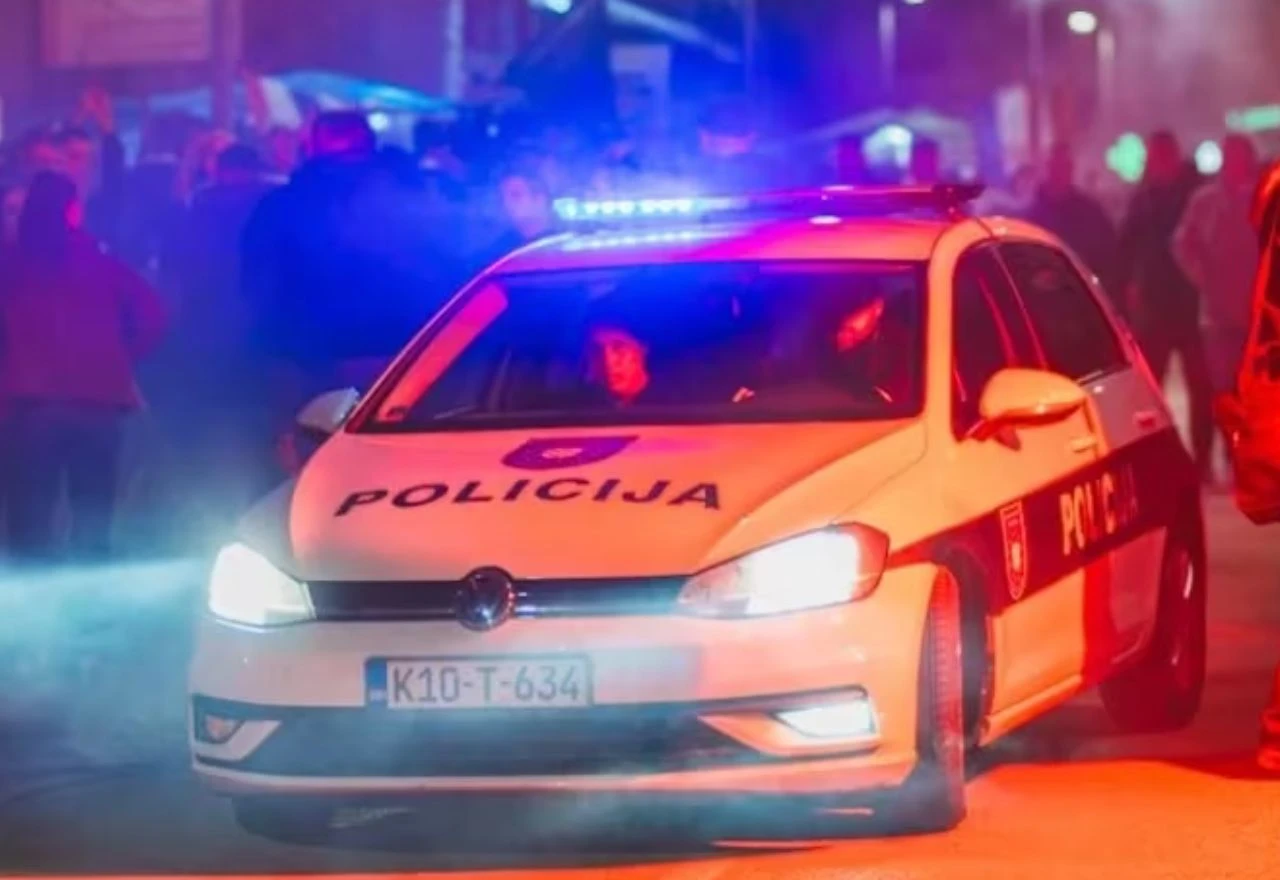 Široki Brijeg: Automobilom udario u parkirana vozila