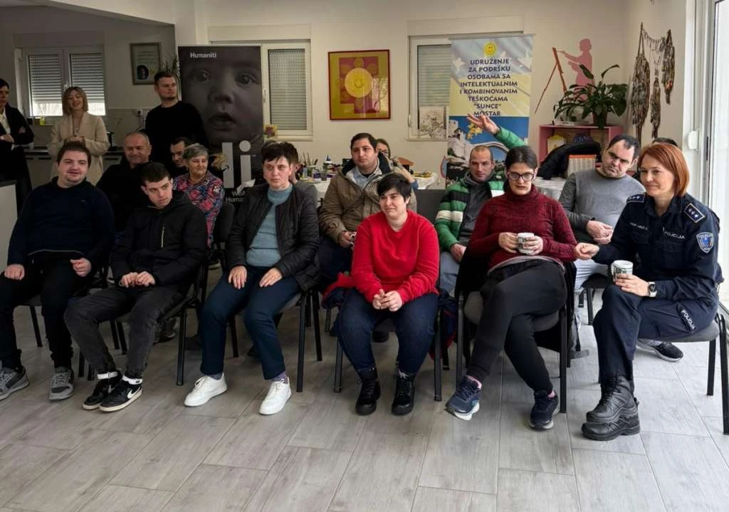 Mostar: Policija održala predavanje o cyber sigurnosti za korisnike Udruge Sunce