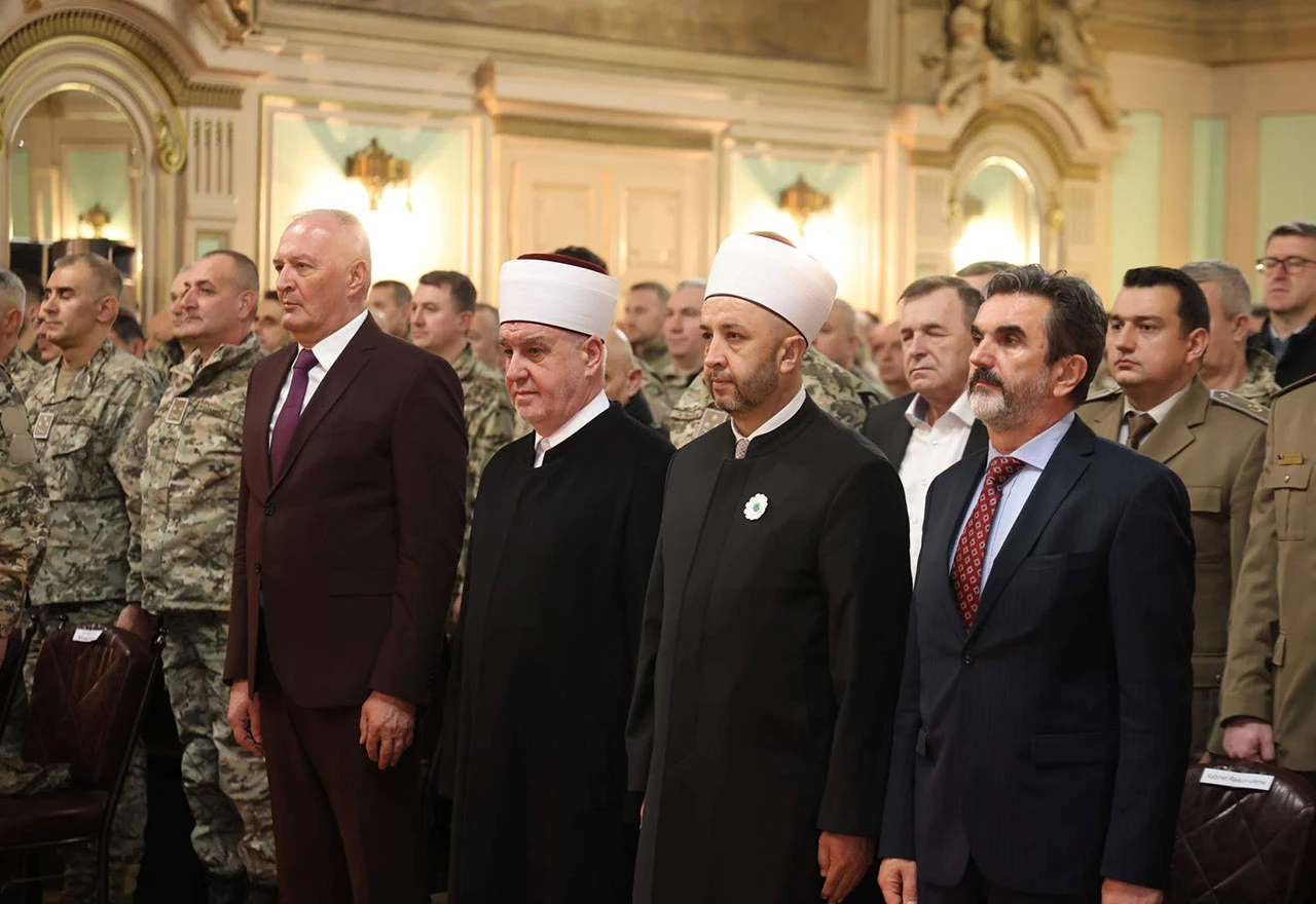Reisul-ulema Kavazović: Oružane snage BiH ulijevaju povjerenje u mir
