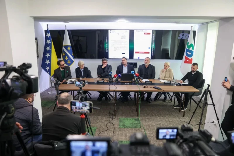 Sarajevski tramvaj: SDA napada Trojku, prihvaća dio odgovornosti i optužuje za korupciju