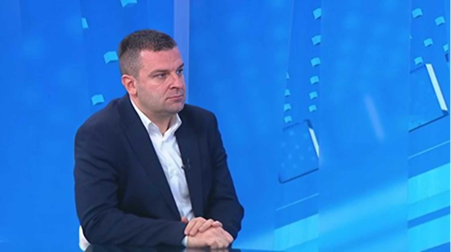 Trese se Vlada RH: Hrebar zaprijetio izlaskom