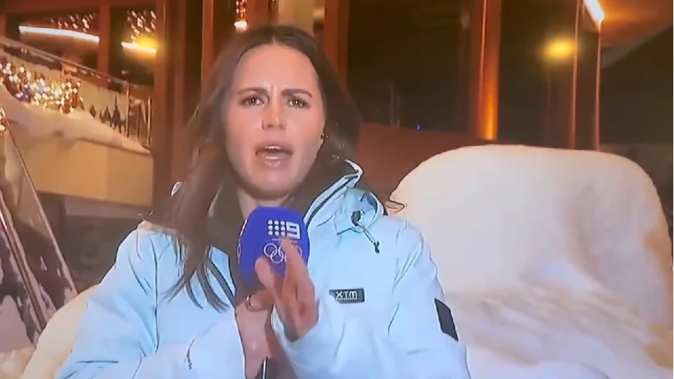 Kako to izgleda kad se reporterka sa ZOI pijana javi uživo