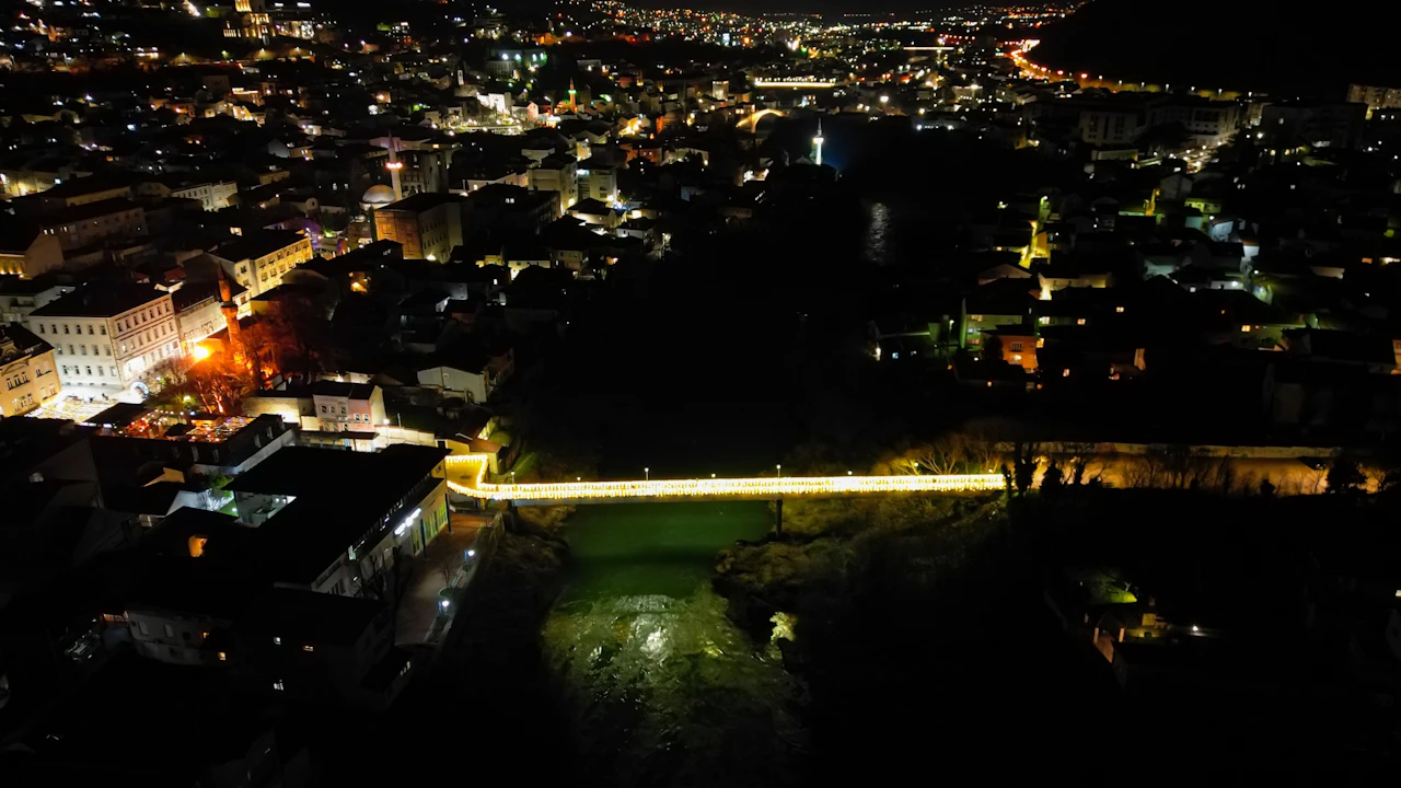 FOTO | Pogled na Mostar u ramazanskom ruhu