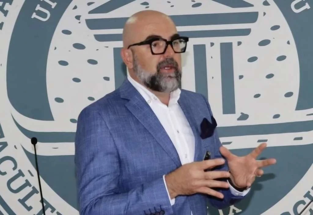 Docent Sveučilišta u Mostaru upozorava: Bez jasnog identiteta političari u krizi djeluju kao improvizacija