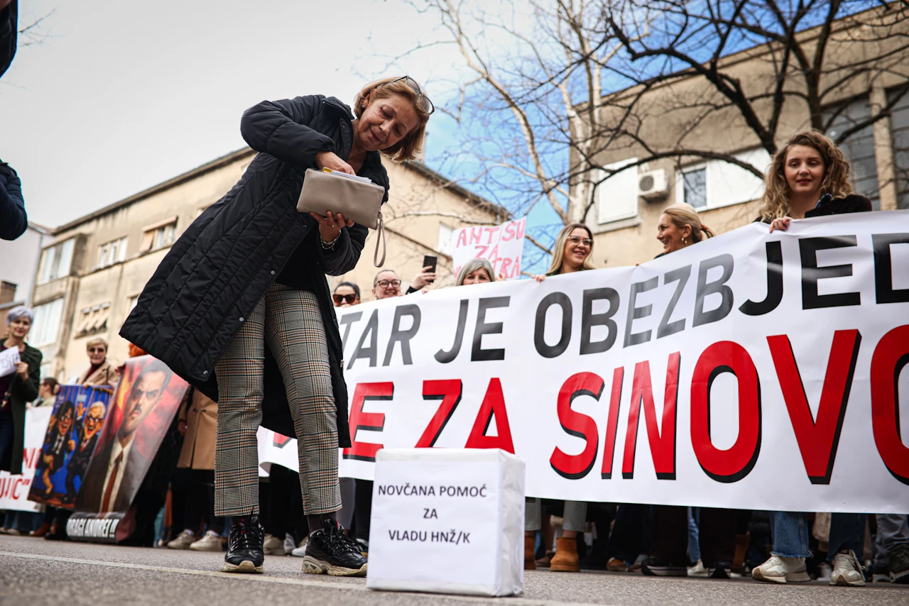 Simbolična kutijica za Vladu HNŽ-a