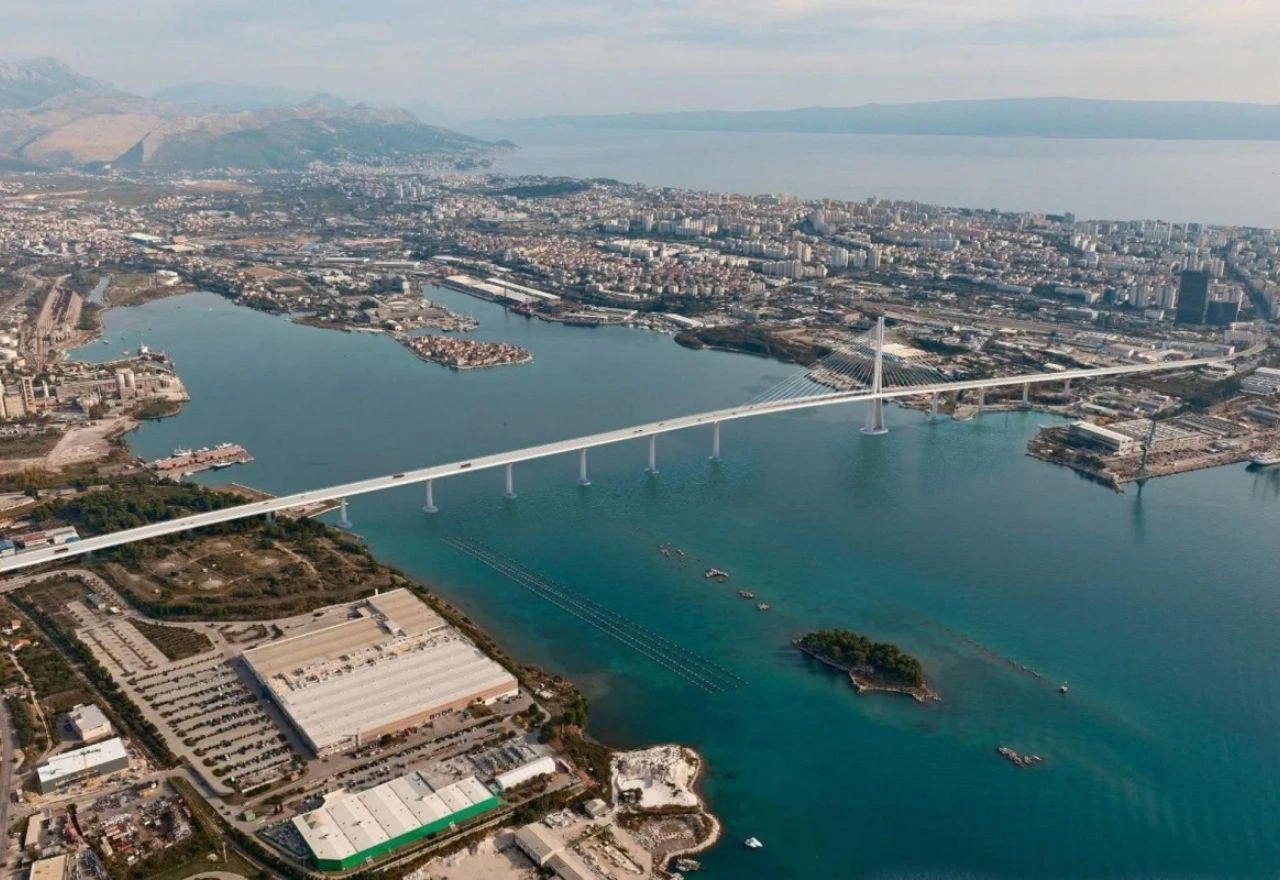"Dalmatinski Golden Gate"