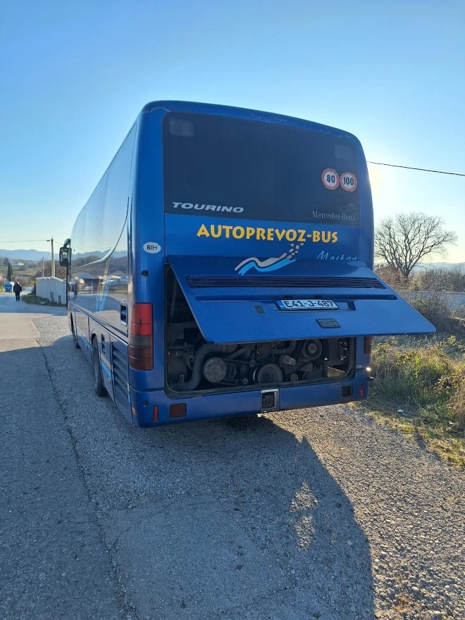 Putnike na relaciji Mostar - Stolac isti autobus dva puta ostavio pored ceste