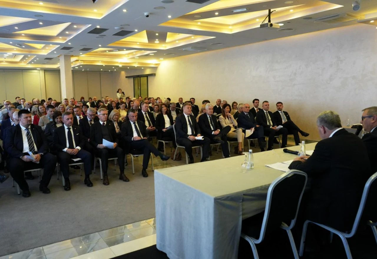 Udruga "Prsten" u 20 godina dodijelila 383 stipendije