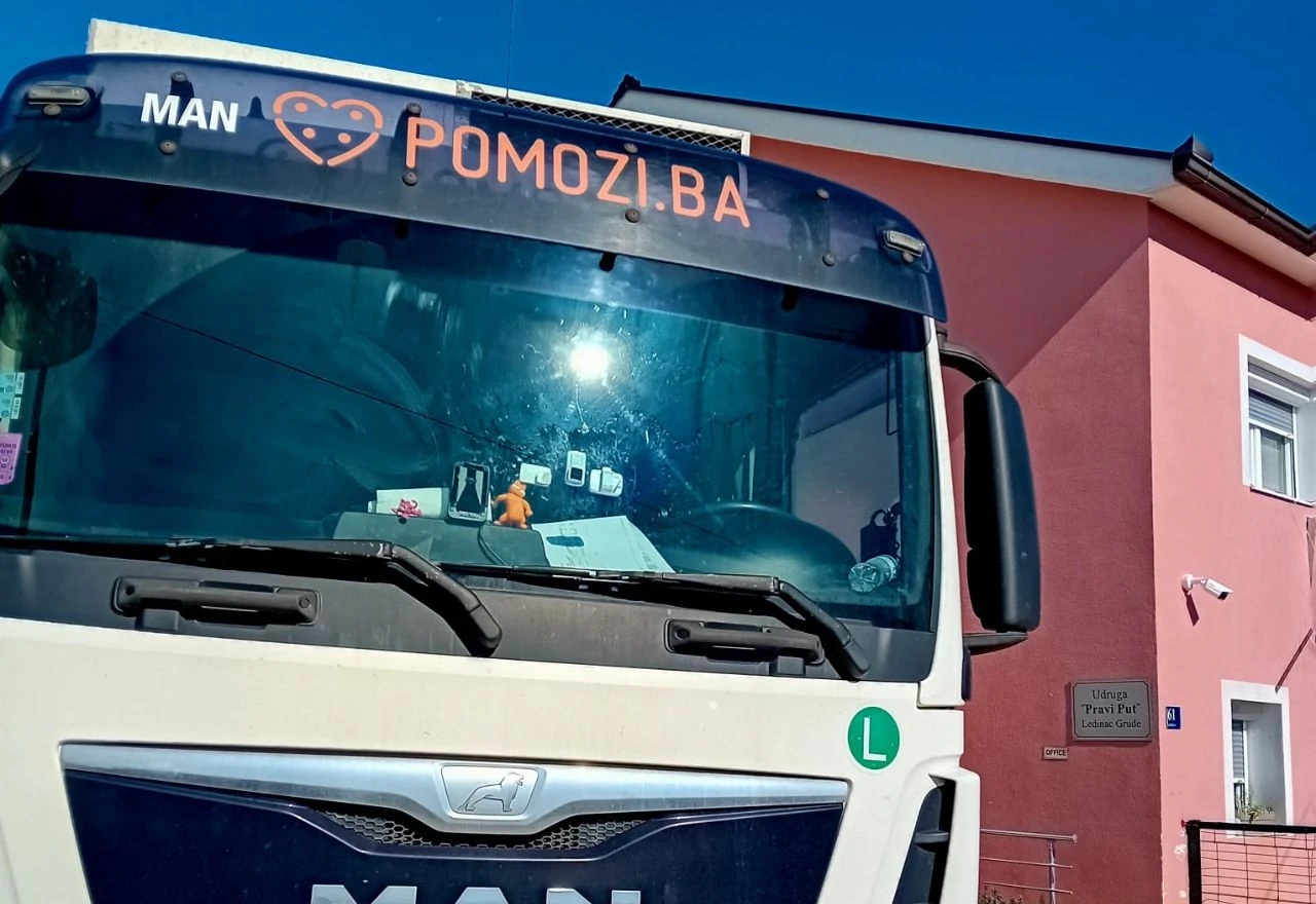 Obitelji u Hercegovini primile donaciju od Pomozi.ba