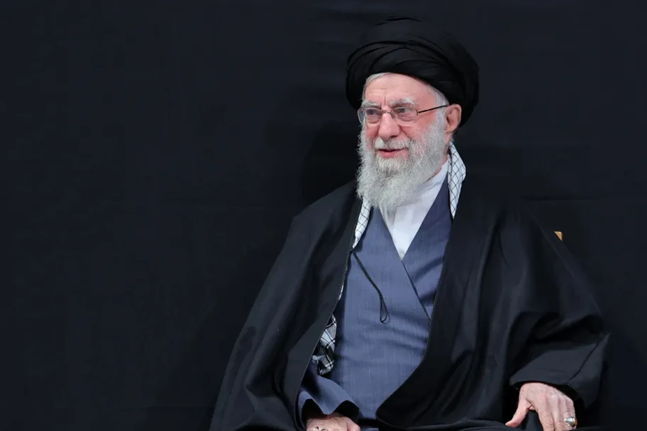 Izrael "najavljuje" ajatolahovu smrt, Iran negira, potvrda nema