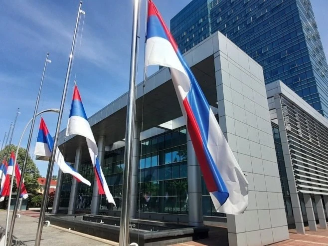 Poruke na praznik: BiH je zauvijek podijeljena - Republika Srpska žali