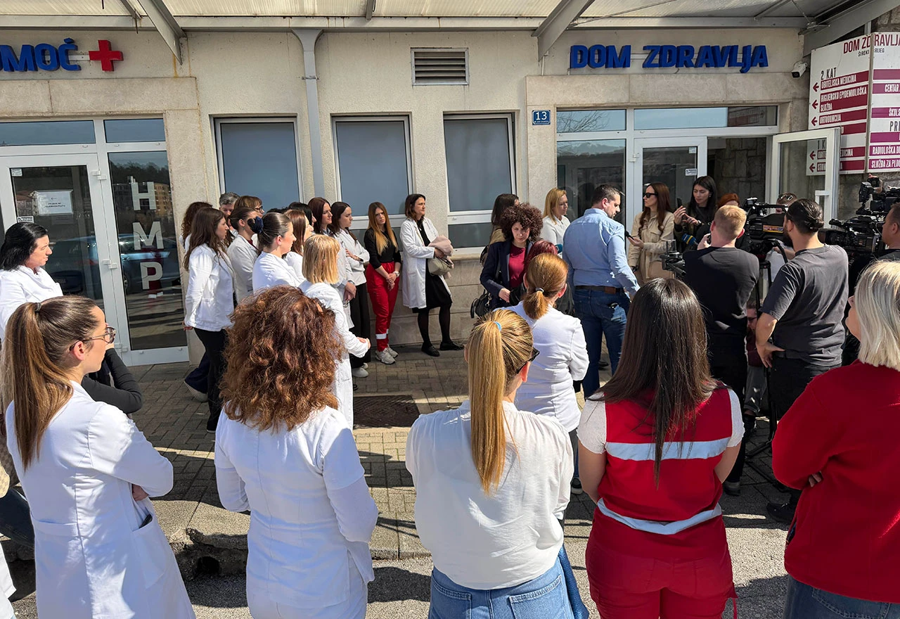 Sindikat srednjih škola ŽZH uz liječnike: "Sustav izdiše, bez liječnika i učitelja nema budućnosti"