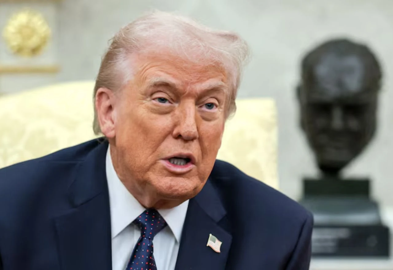 Trump: Američka mornarica pratit će tankere kroz Hormuški tjesnac