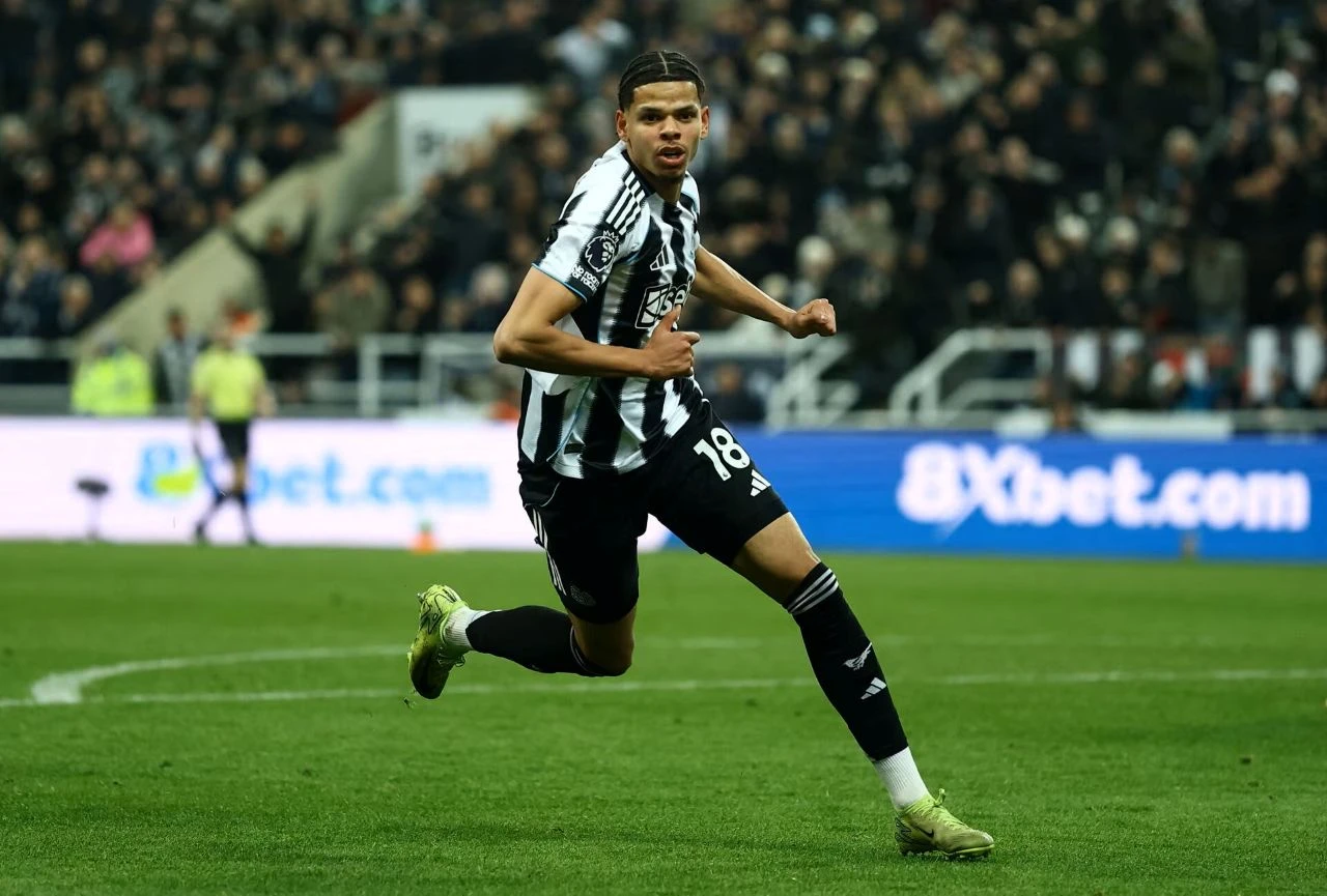 Nevjerojatni bijeg Osule i gol za slavlje Newcastlea s igračem manje