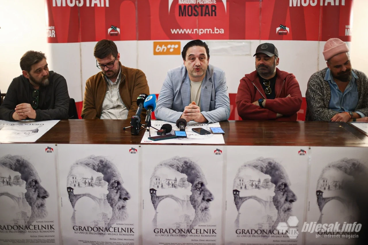 Konferencija za medije uoči premijerne izvedbe predstave "Gradonačelnik ili Ovo je predstava o Mujagi Komadini"
