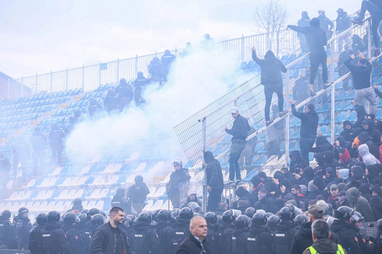 Nacionalizam, šovinizam, neredi na stadionu, u gradu Novom Pazaru, sve je trajalo do kasno u noć
