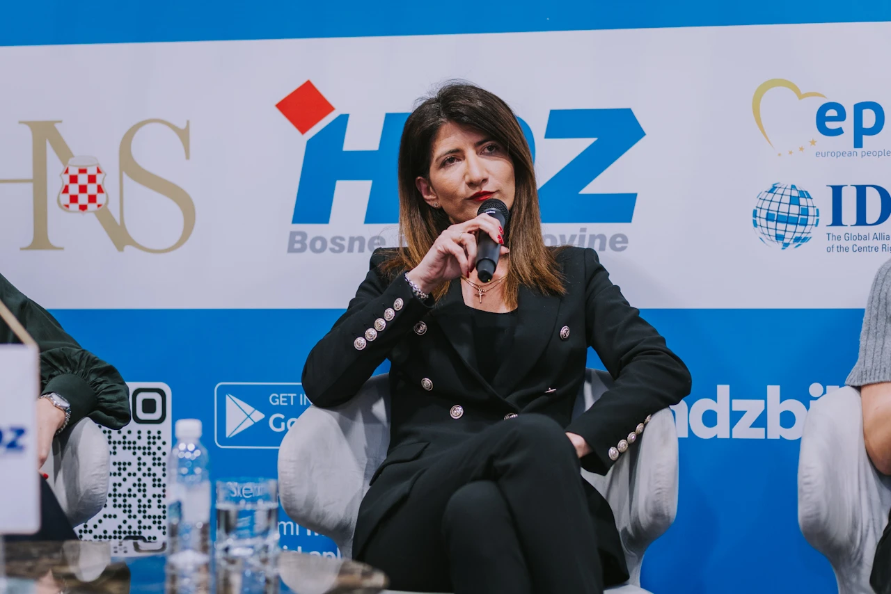 Okrugli stol "One odlučuju: Priče snage i zajedništva iz HNŽ-a"