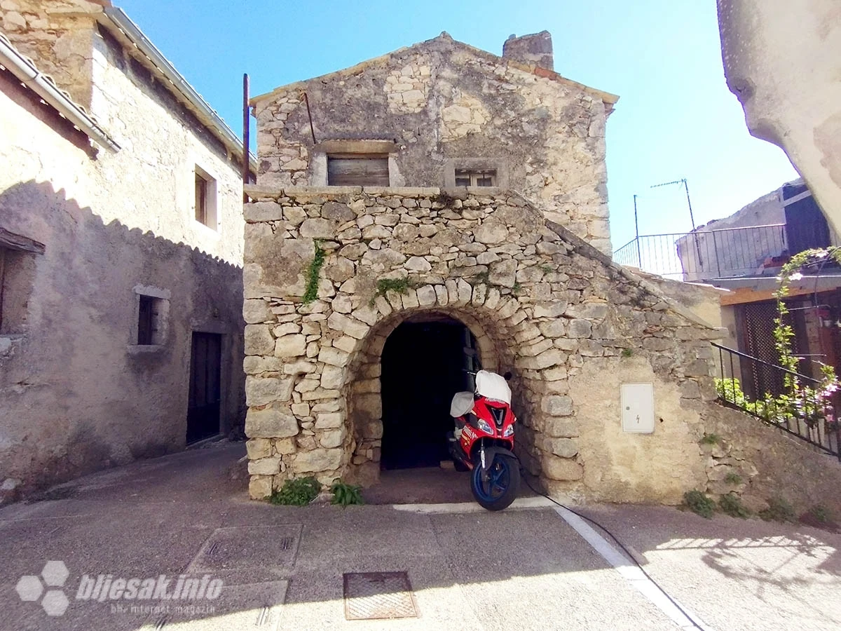 Sadašnjost usred prošlosti